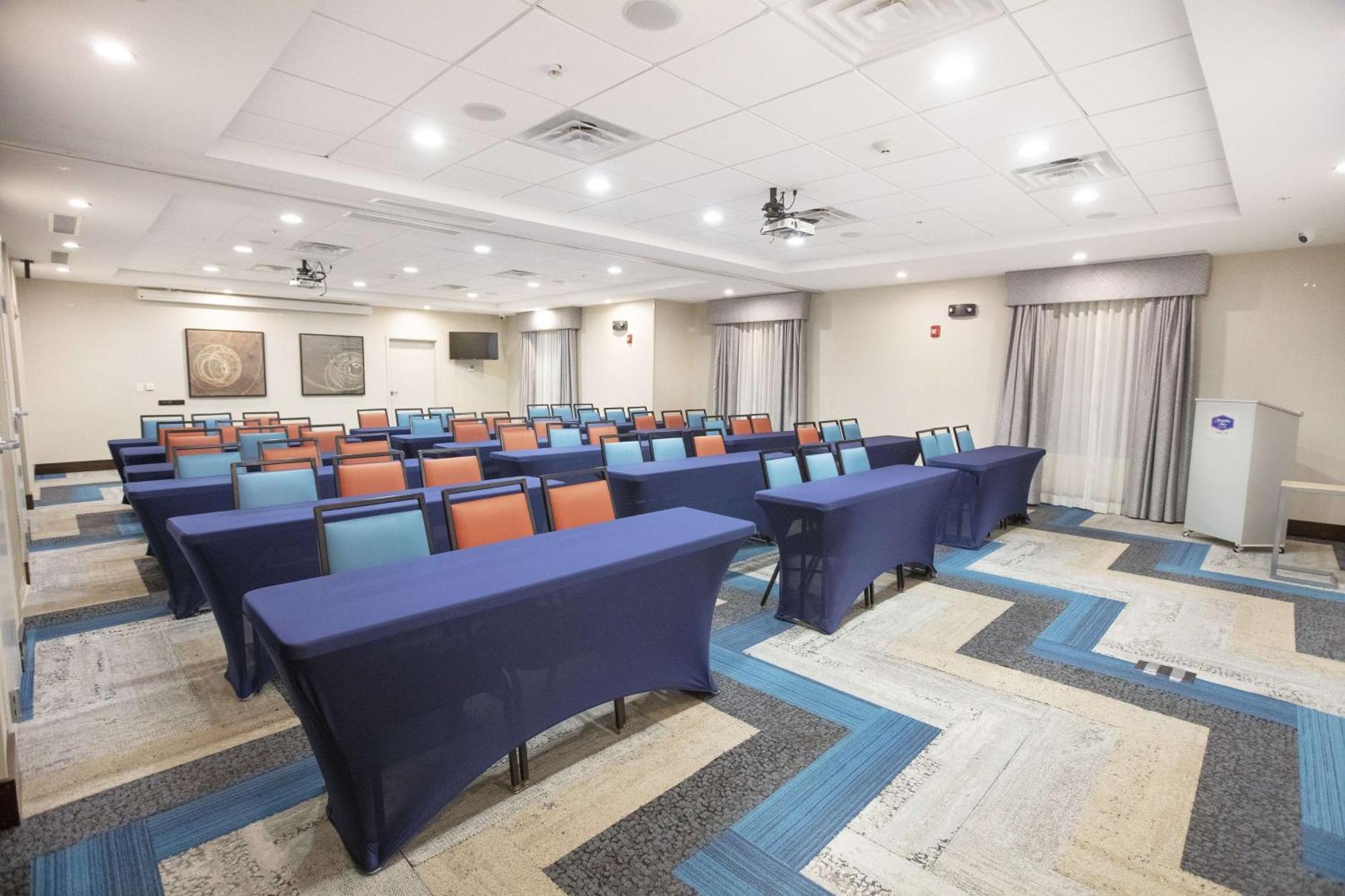 Hampton Toledo Hotel 3*